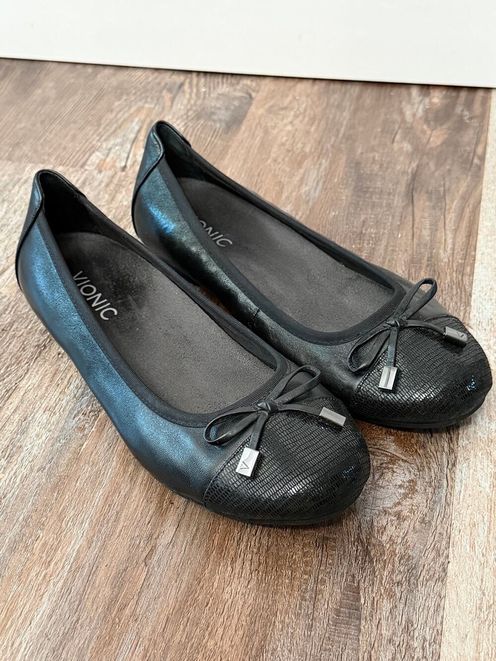 Vionic Minna ballet flats in black leather snakeskin embossed toe sz 7 women